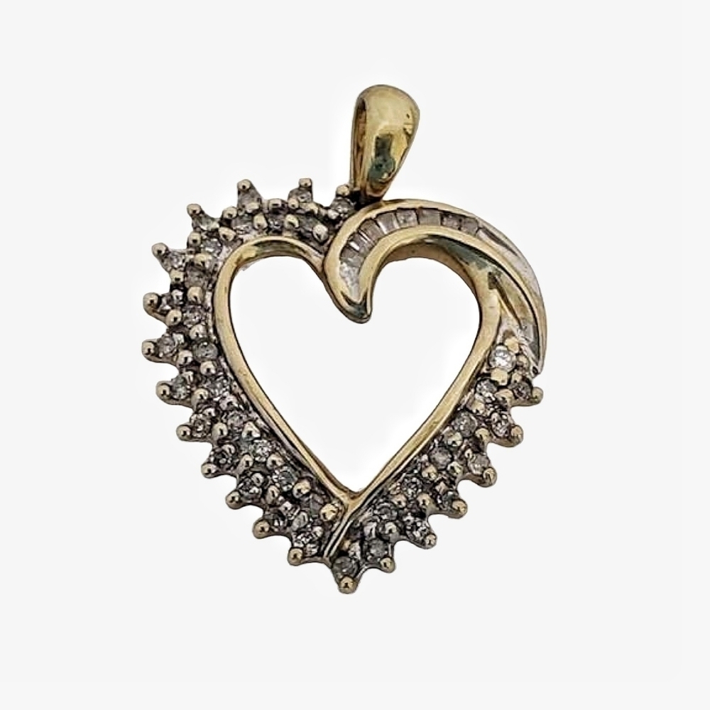 10kt Solid Yellow Gold Diamond Heart Vintage Pendant 2.25g